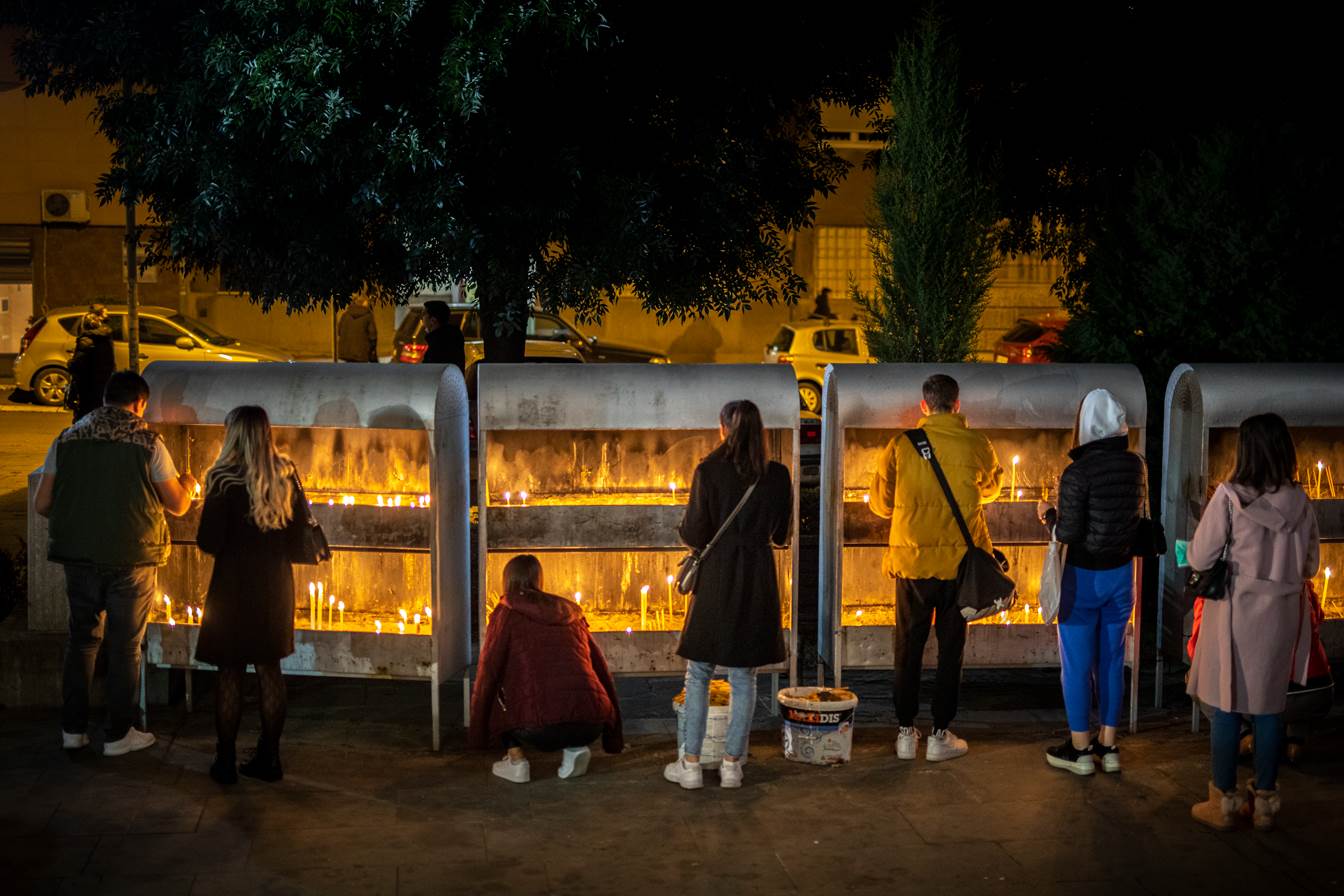 amfilohije umro paljenje sveca u beogradu