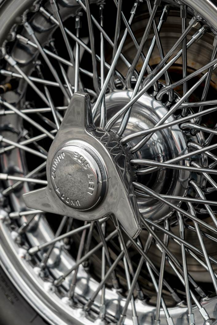 šon koneri preminuo aston martin db5 automobil