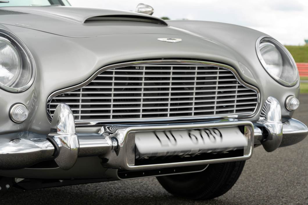šon koneri preminuo aston martin db5 automobil