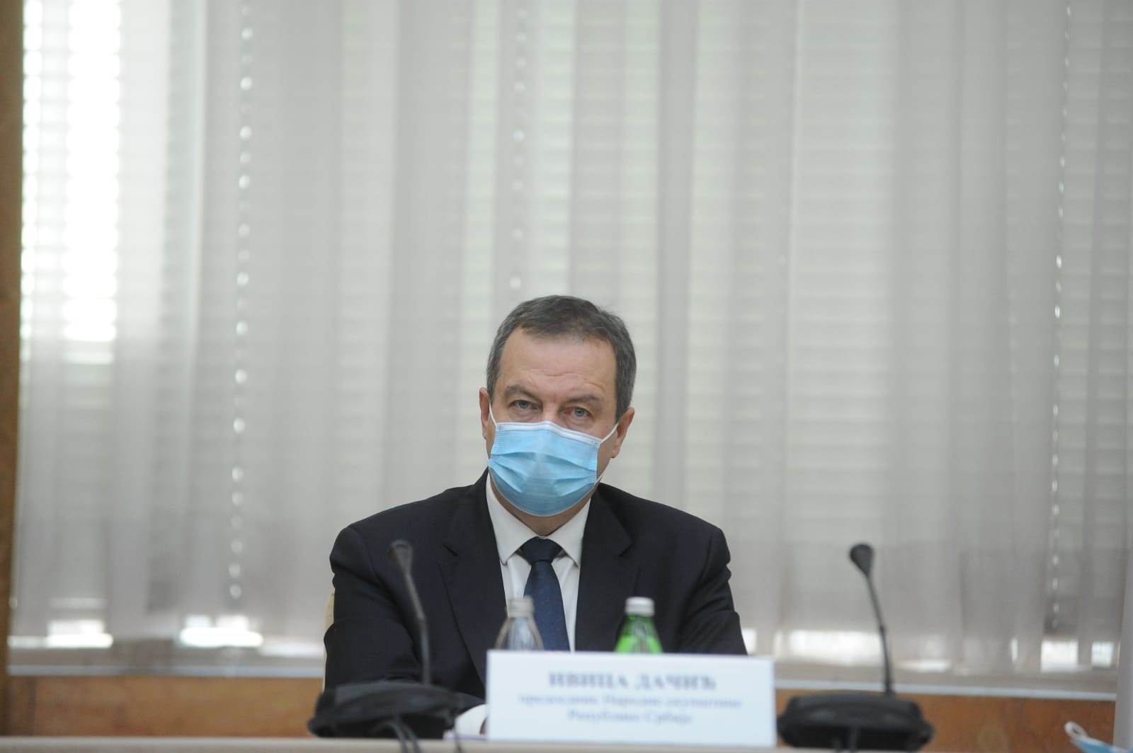 aleksandar vucic ivica dacic konferencija novinari smeh izjava 