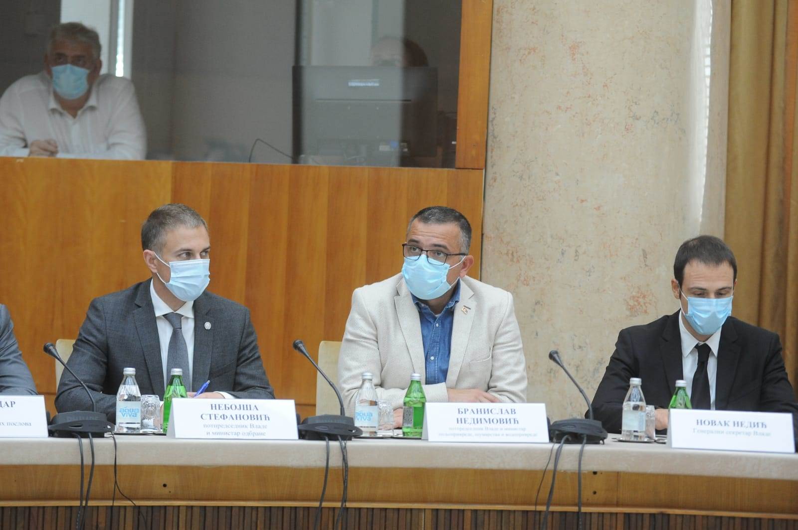 aleksandar vucic ivica dacic konferencija novinari smeh izjava 