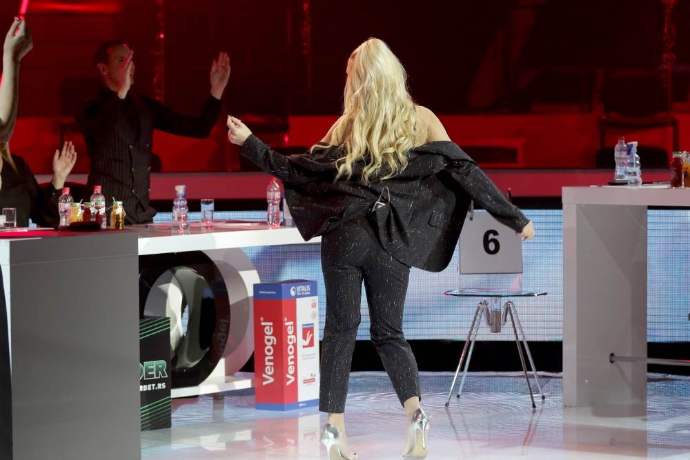 milica todorovic smrsala grudi dekolte ples foto