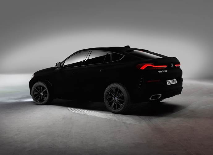 bmw x6 auto vantablack najcrnja boja na svetu