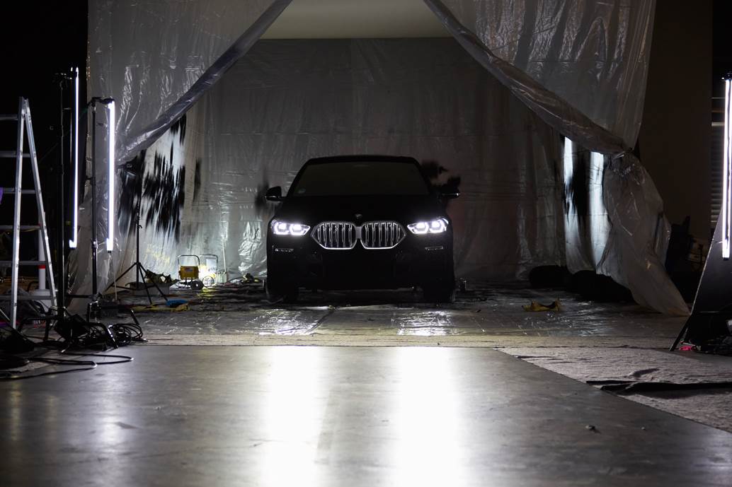 bmw x6 auto vantablack najcrnja boja na svetu
