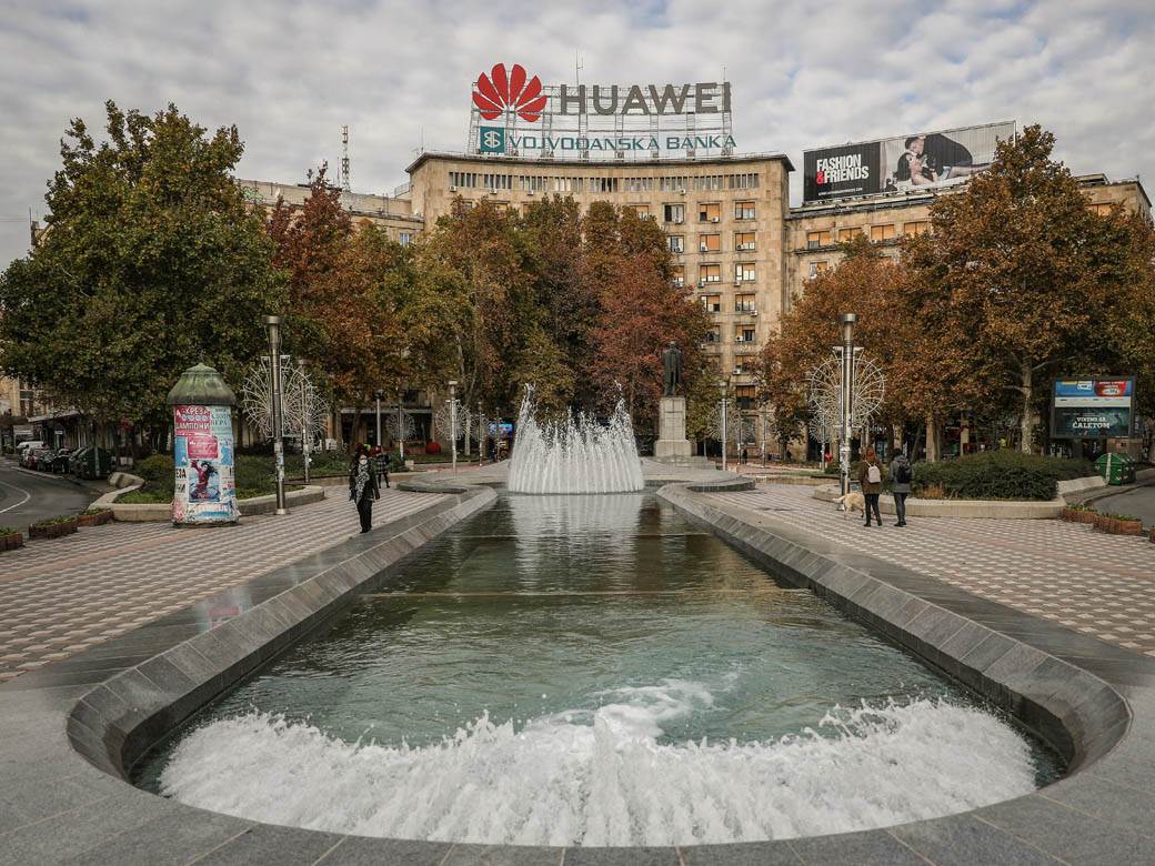 beograd novogodišnja rasveta postavljanje ukrašavanje ulica počelo kasnije fotografije