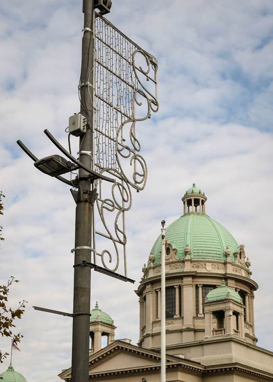 beograd novogodišnja rasveta postavljanje ukrašavanje ulica počelo kasnije fotografije