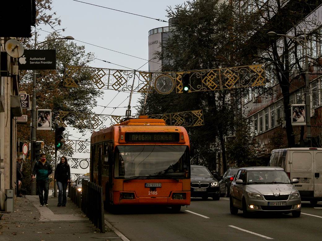 beograd novogodišnja rasveta postavljanje ukrašavanje ulica počelo kasnije fotografije