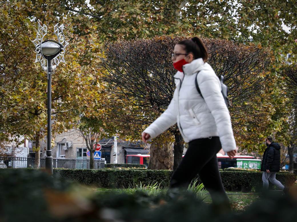 beograd novogodišnja rasveta postavljanje ukrašavanje ulica počelo kasnije fotografije