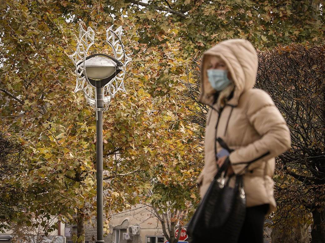 beograd novogodišnja rasveta postavljanje ukrašavanje ulica počelo kasnije fotografije