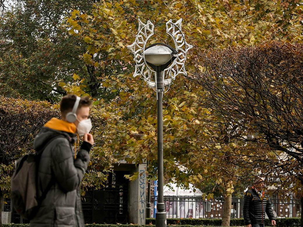 beograd novogodišnja rasveta postavljanje ukrašavanje ulica počelo kasnije fotografije