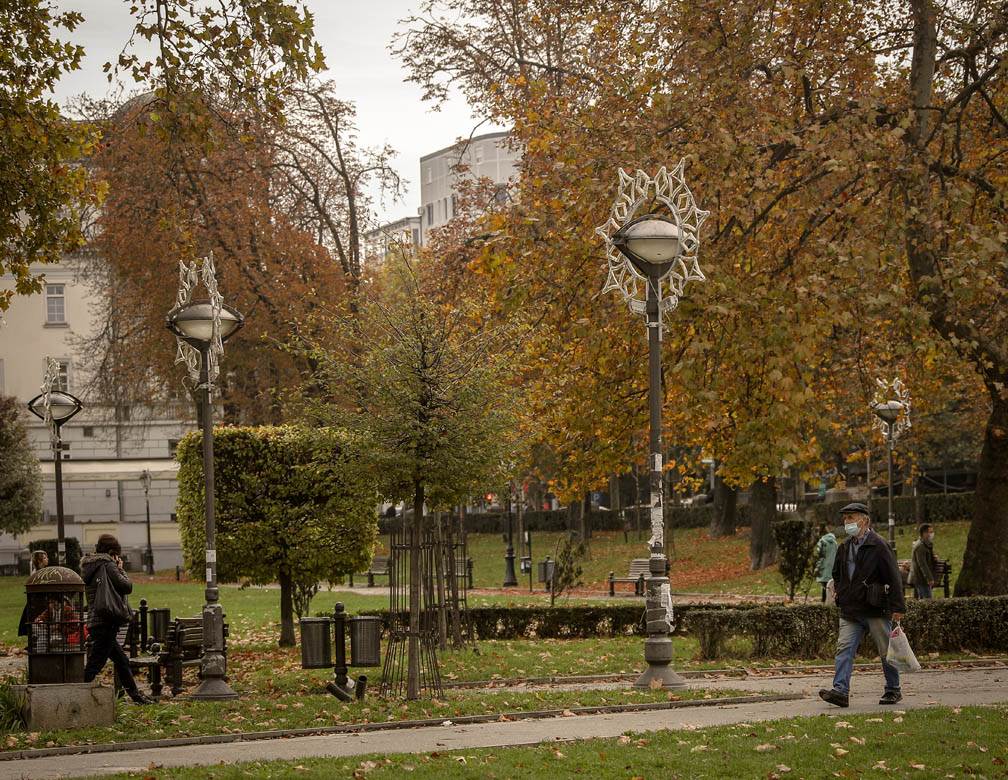 beograd novogodišnja rasveta postavljanje ukrašavanje ulica počelo kasnije fotografije