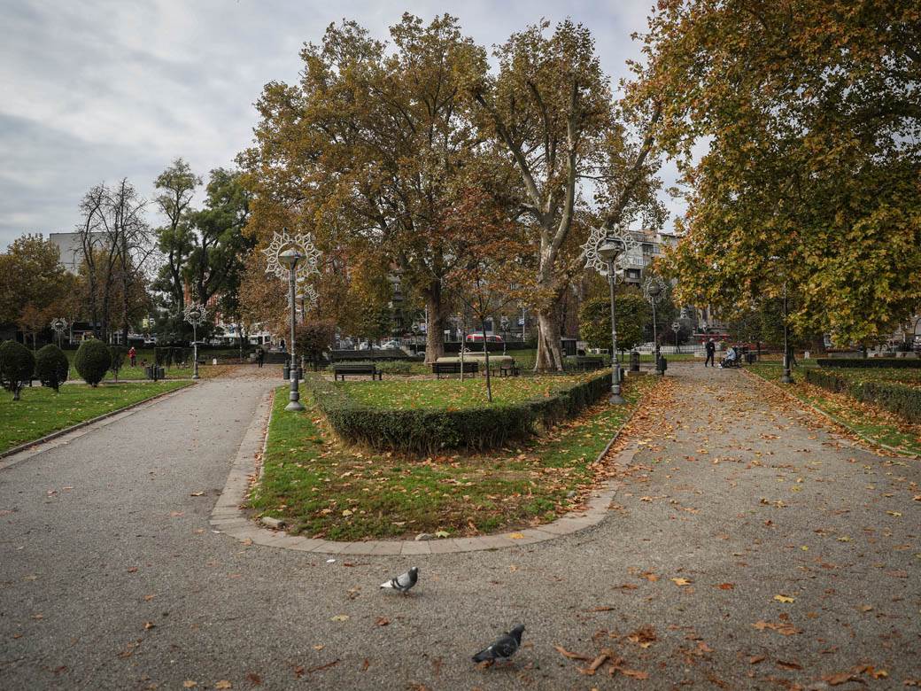 beograd novogodišnja rasveta postavljanje ukrašavanje ulica počelo kasnije fotografije