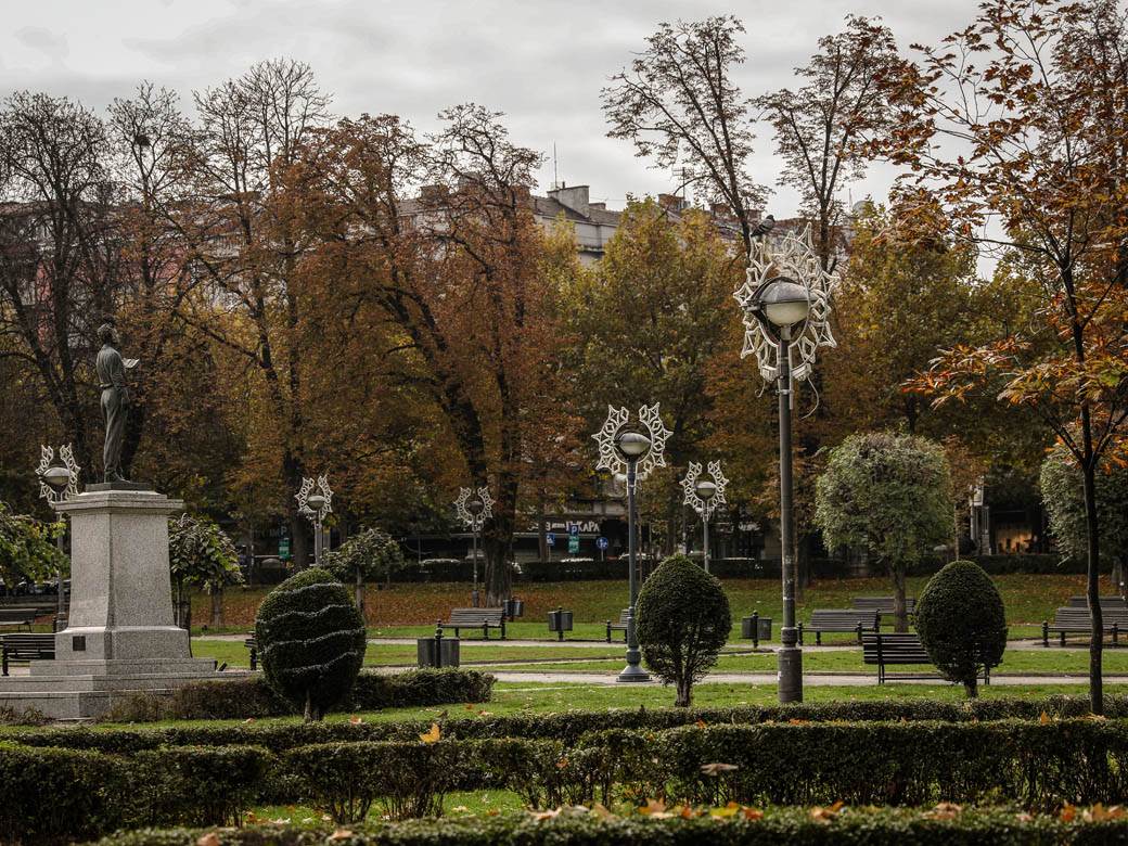 beograd novogodišnja rasveta postavljanje ukrašavanje ulica počelo kasnije fotografije