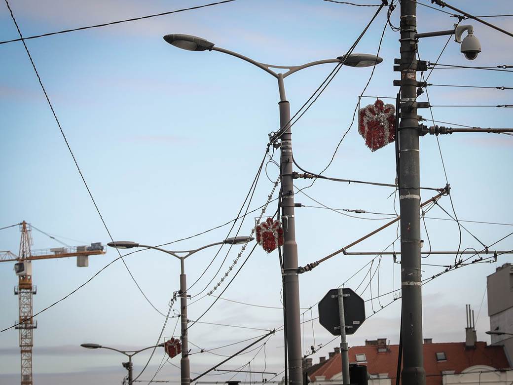 beograd novogodišnja rasveta postavljanje ukrašavanje ulica počelo kasnije fotografije