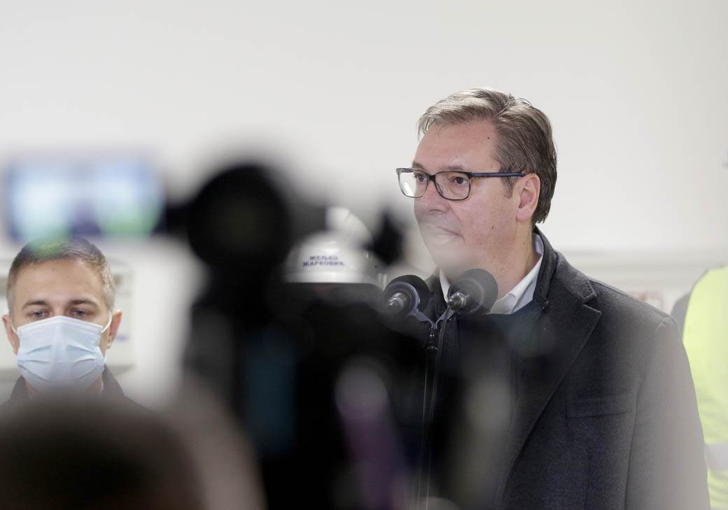 aleksandar vučić kovid bolnica batajnoca obilazak radovi fotografije