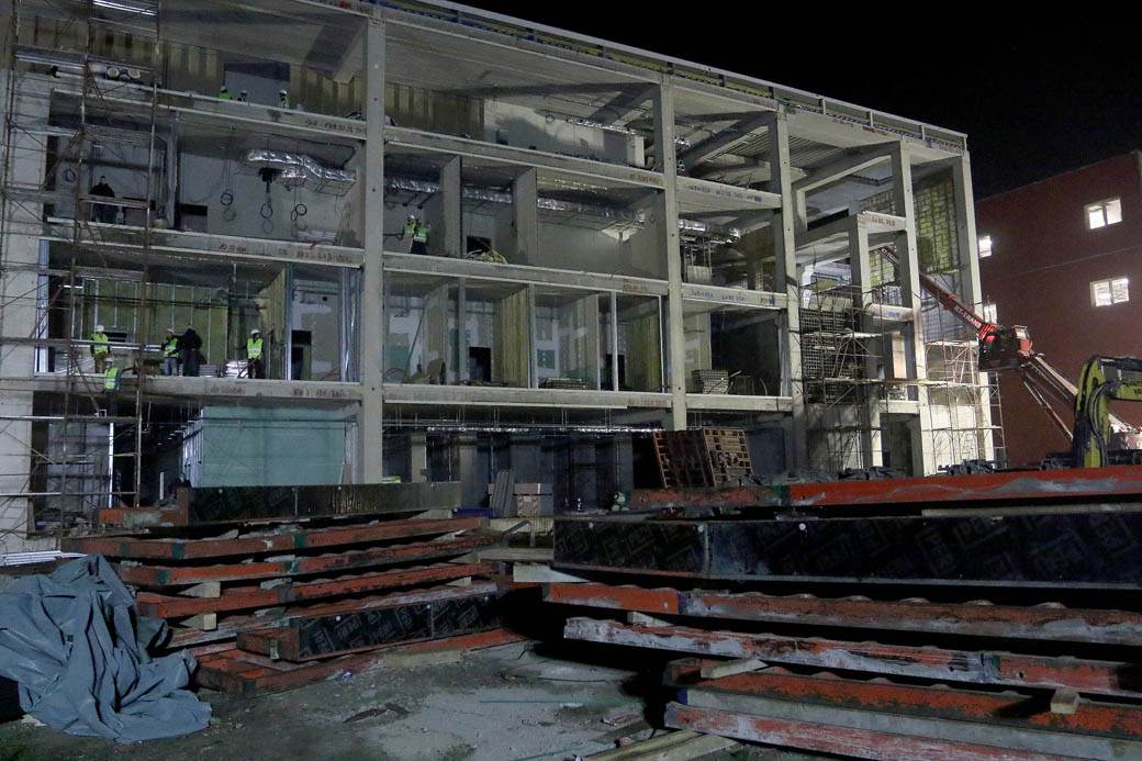 aleksandar vučić kovid bolnica batajnoca obilazak radovi fotografije