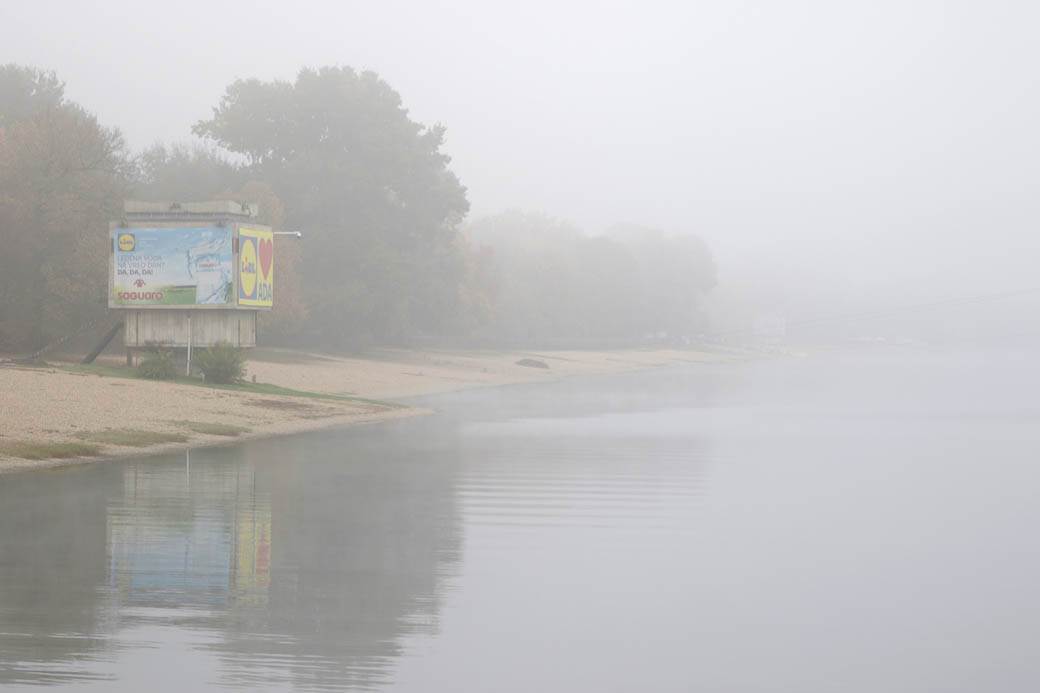 beograd zagadjen vazduh magla ada ciganlija fotografije