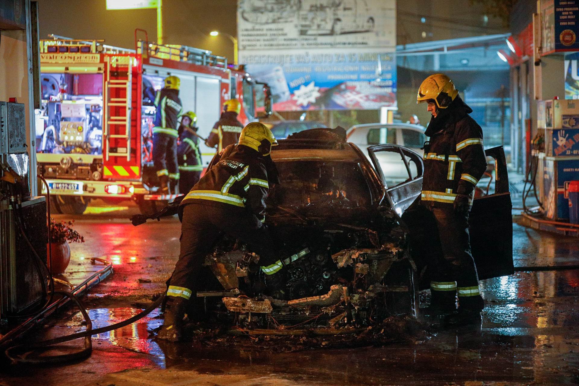 izgoreo automobil na benzinskoj pumpi požar dorćol dunavska ulica