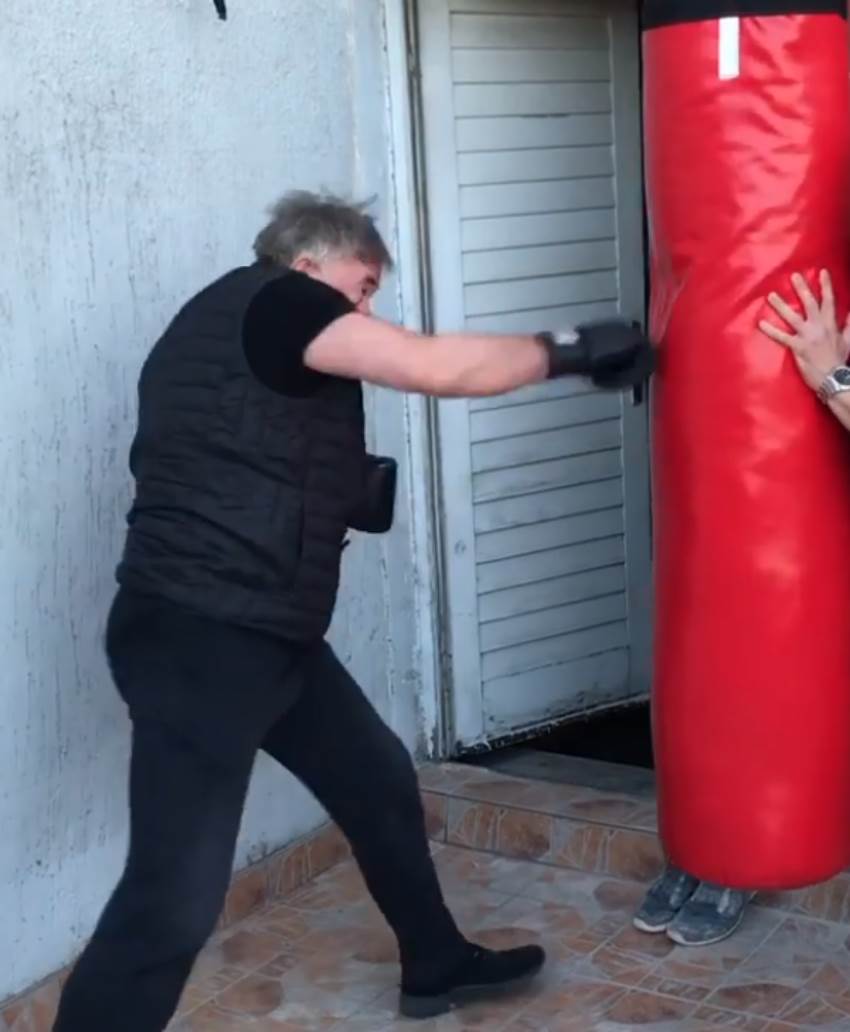 mima karadzic vezbanje instagram video