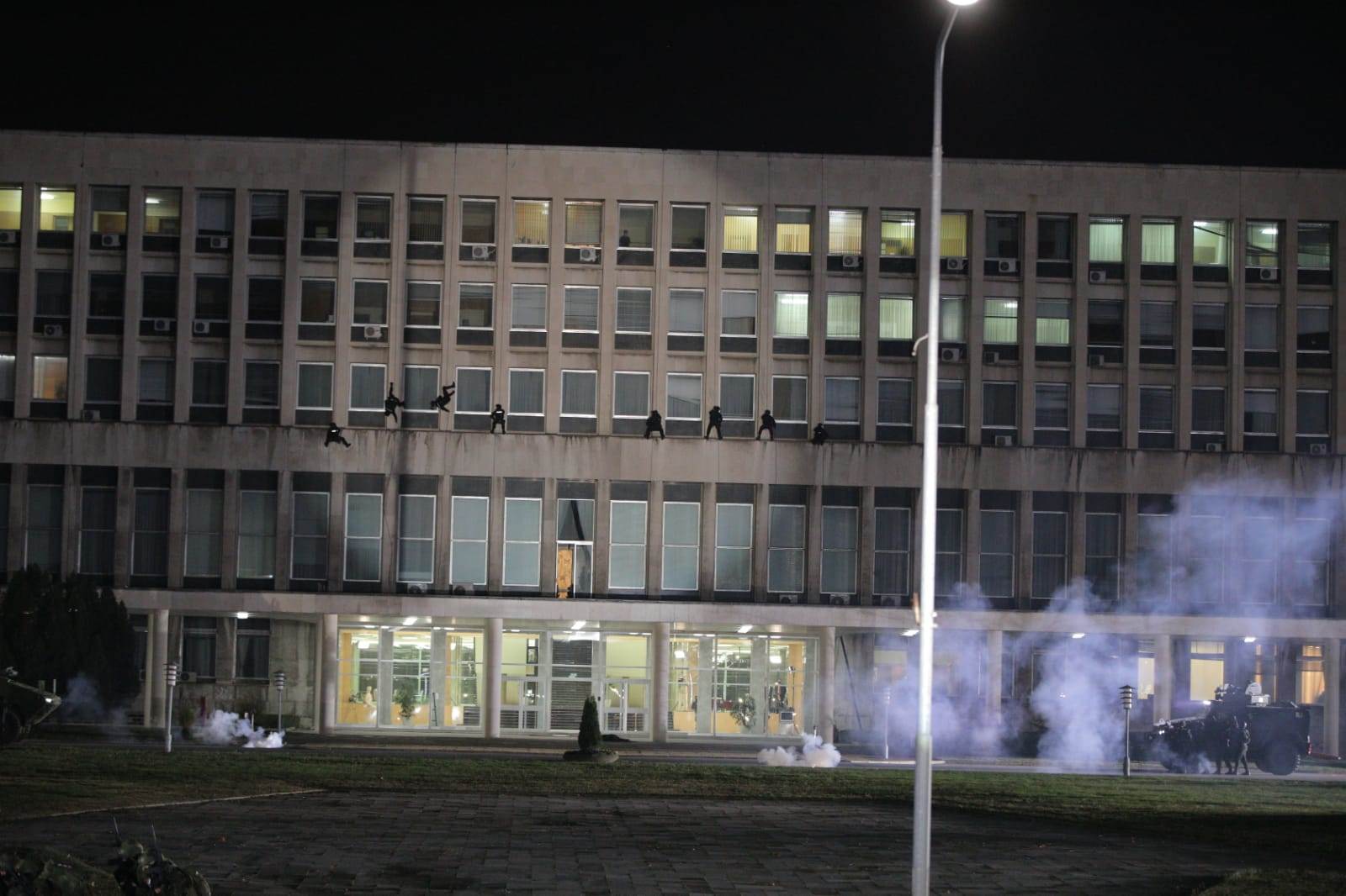 policija antiteroristička vežba obruč beograd aleksandar vučić aleksandar vulin ana brnabić foto