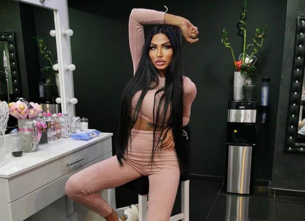 tijana ajfon guza tetovaza