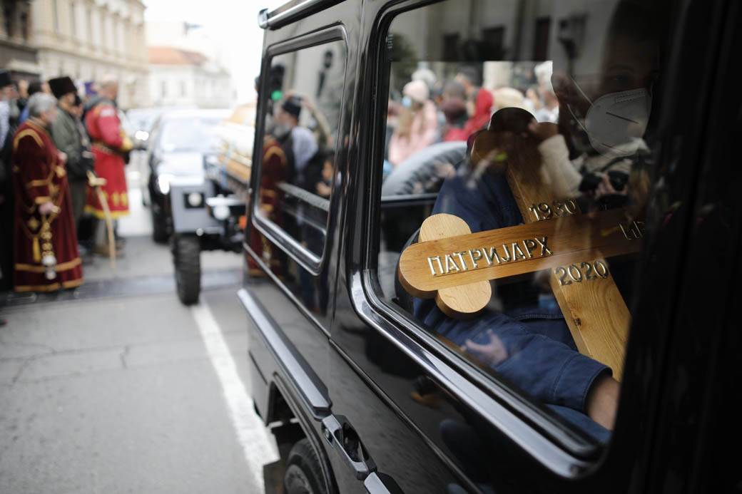 patrijarh irinej otvoren kovceg liturgija saborna crkva 