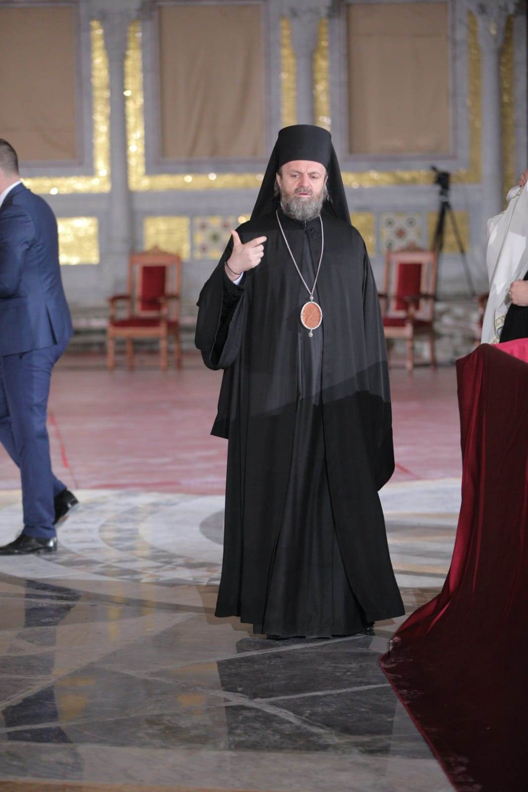 patrijarh irinej otvoren kovceg liturgija saborna crkva 