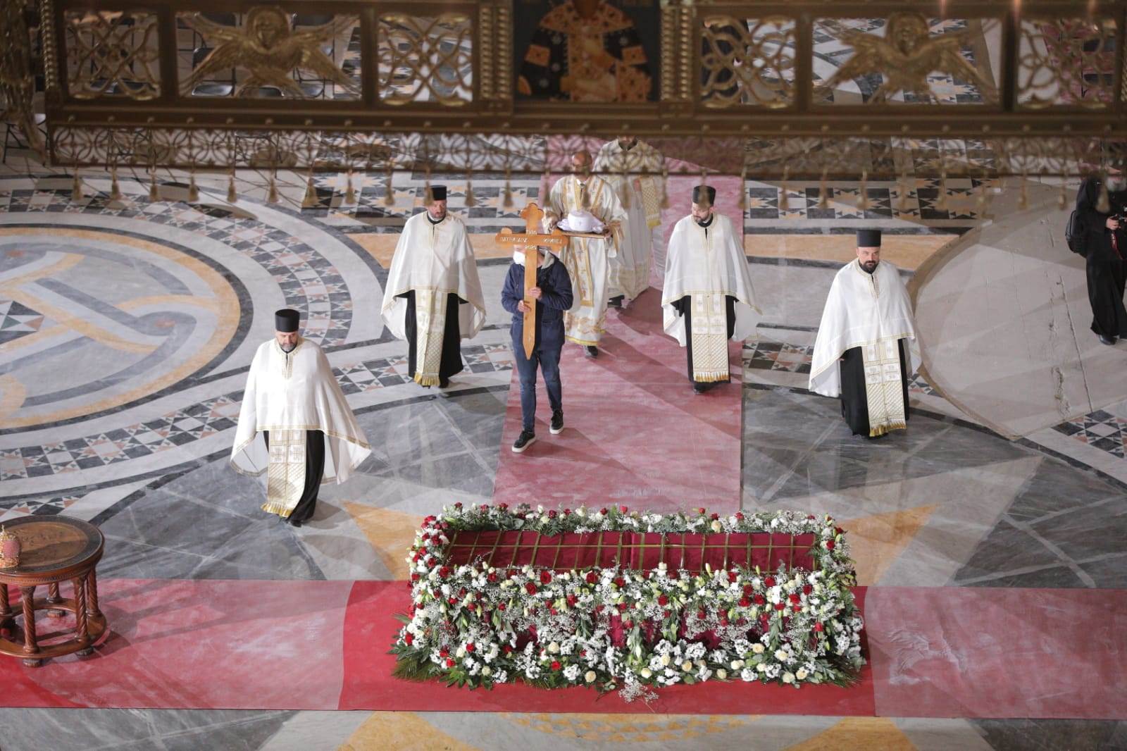 patrijarh irinej otvoren kovceg liturgija saborna crkva 