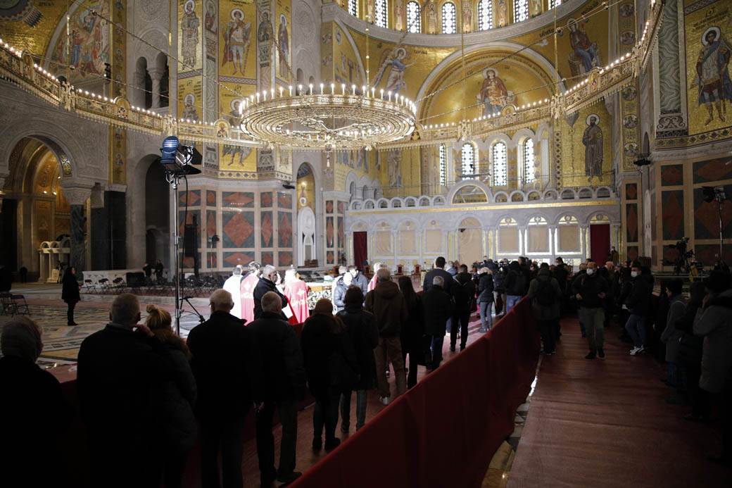 patrijarh irinej otvoren kovceg liturgija saborna crkva 