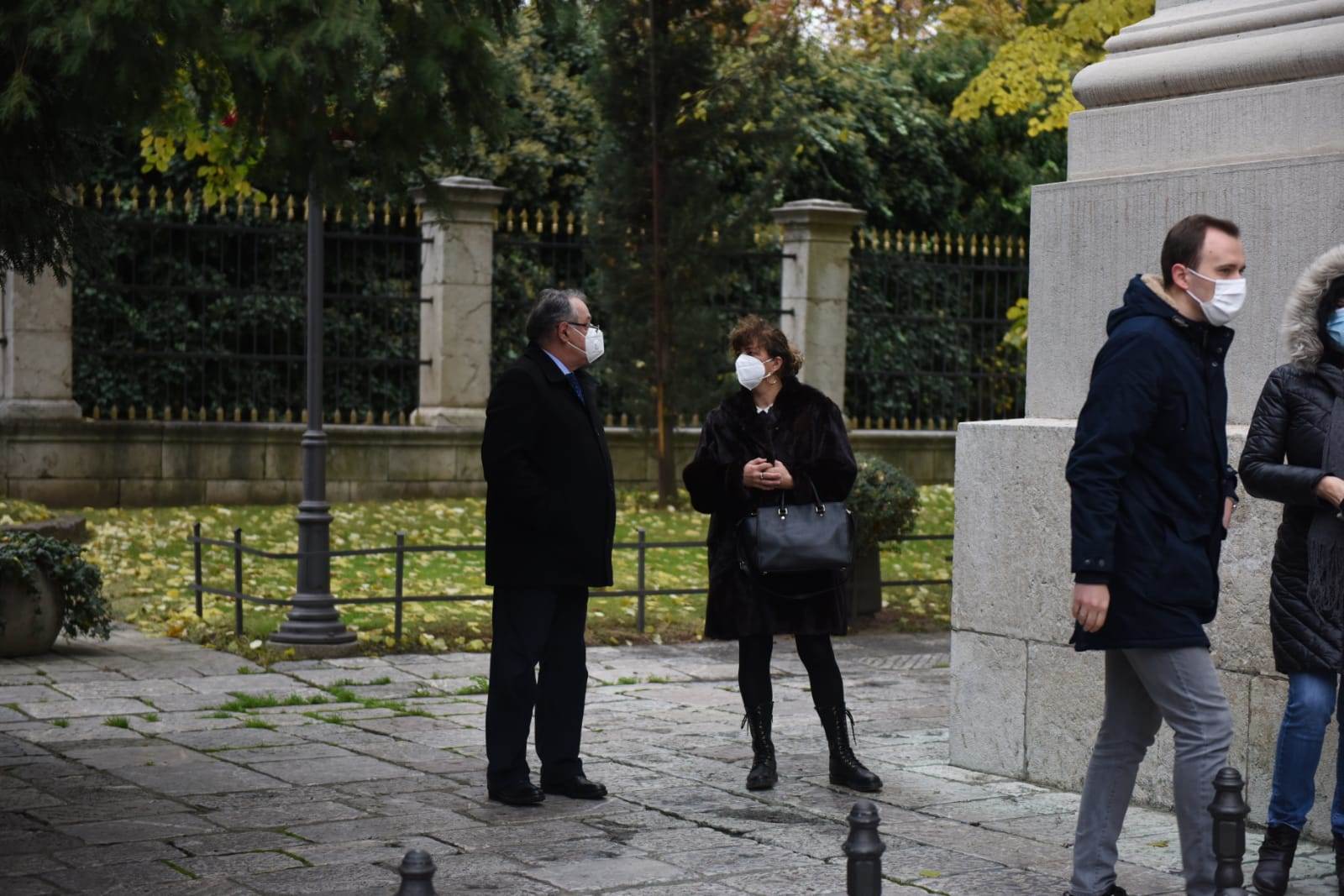 patrijarh irinej otvoren kovceg liturgija saborna crkva 