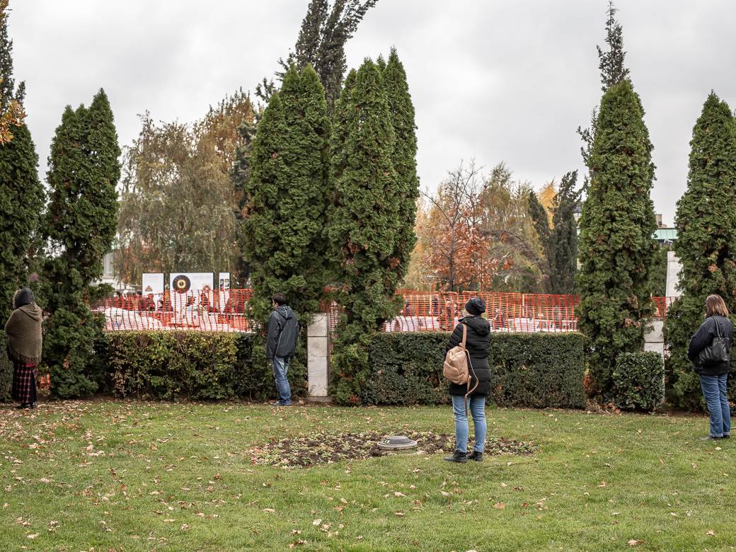 patrijarh irinej sahrana opelo liturgija hram svetog save vernici hrišćani