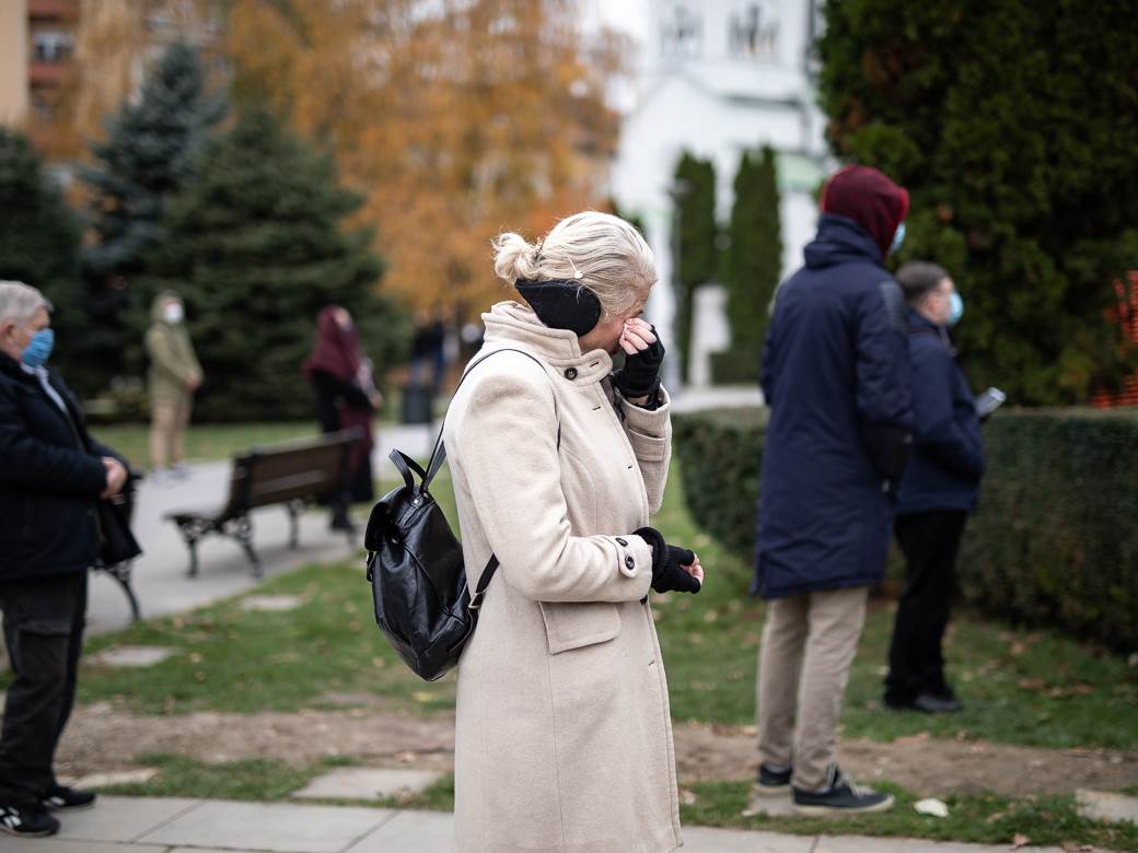 patrijarh irinej sahrana opelo liturgija hram svetog save vernici hrišćani