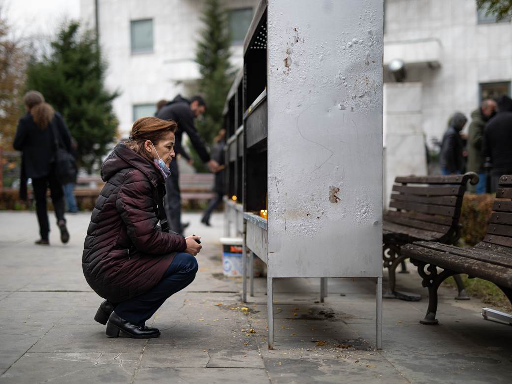 patrijarh irinej sahrana opelo liturgija hram svetog save vernici hrišćani