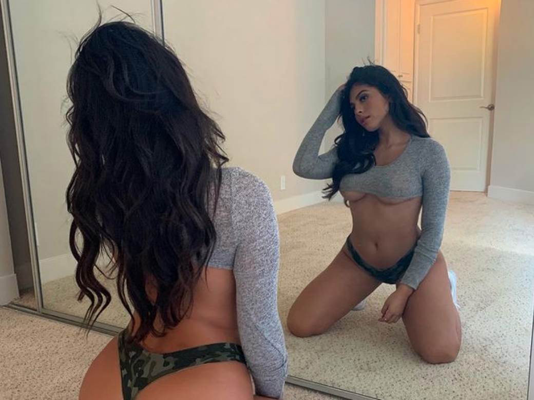 amanda trivizas u providnom donjem vesu seksi cica obline