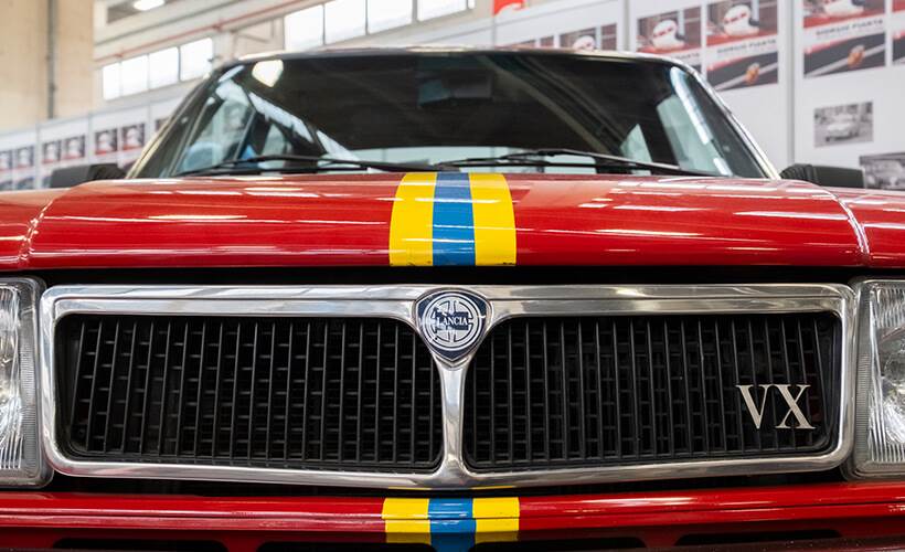 lancia trevi fiat sportski auto enterijer kontrolna tabla