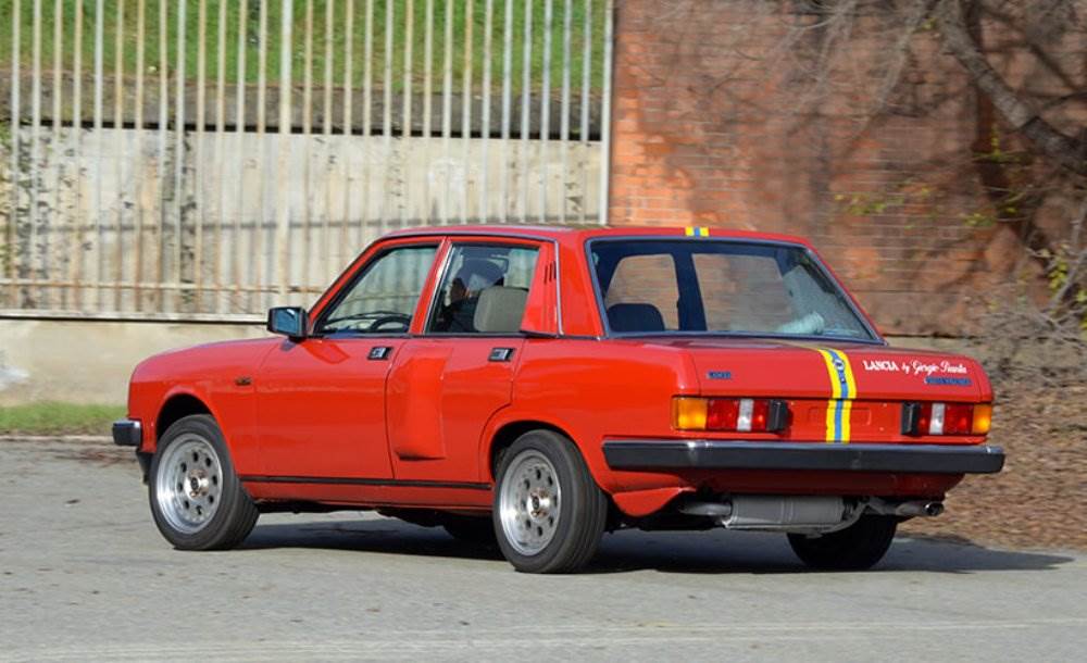 lancia trevi fiat sportski auto enterijer kontrolna tabla