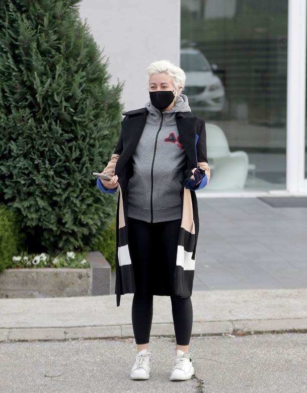 dusica jakovljevic silikoni operacija pustena iz klinike