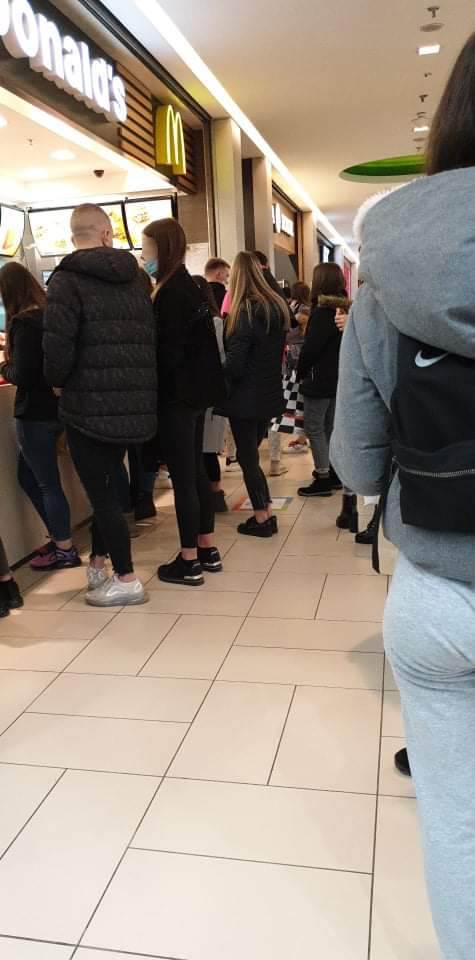 crni petak guzva u trznom centru sasa joksimovic komentar video na facebooku