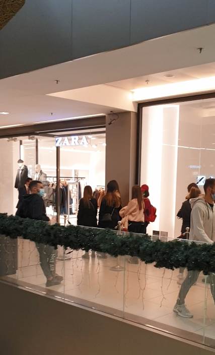 crni petak guzva u trznom centru sasa joksimovic komentar video na facebooku