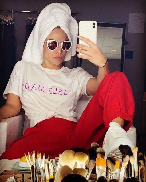 dzenifer lopez skroz gola guza grudi gole slike