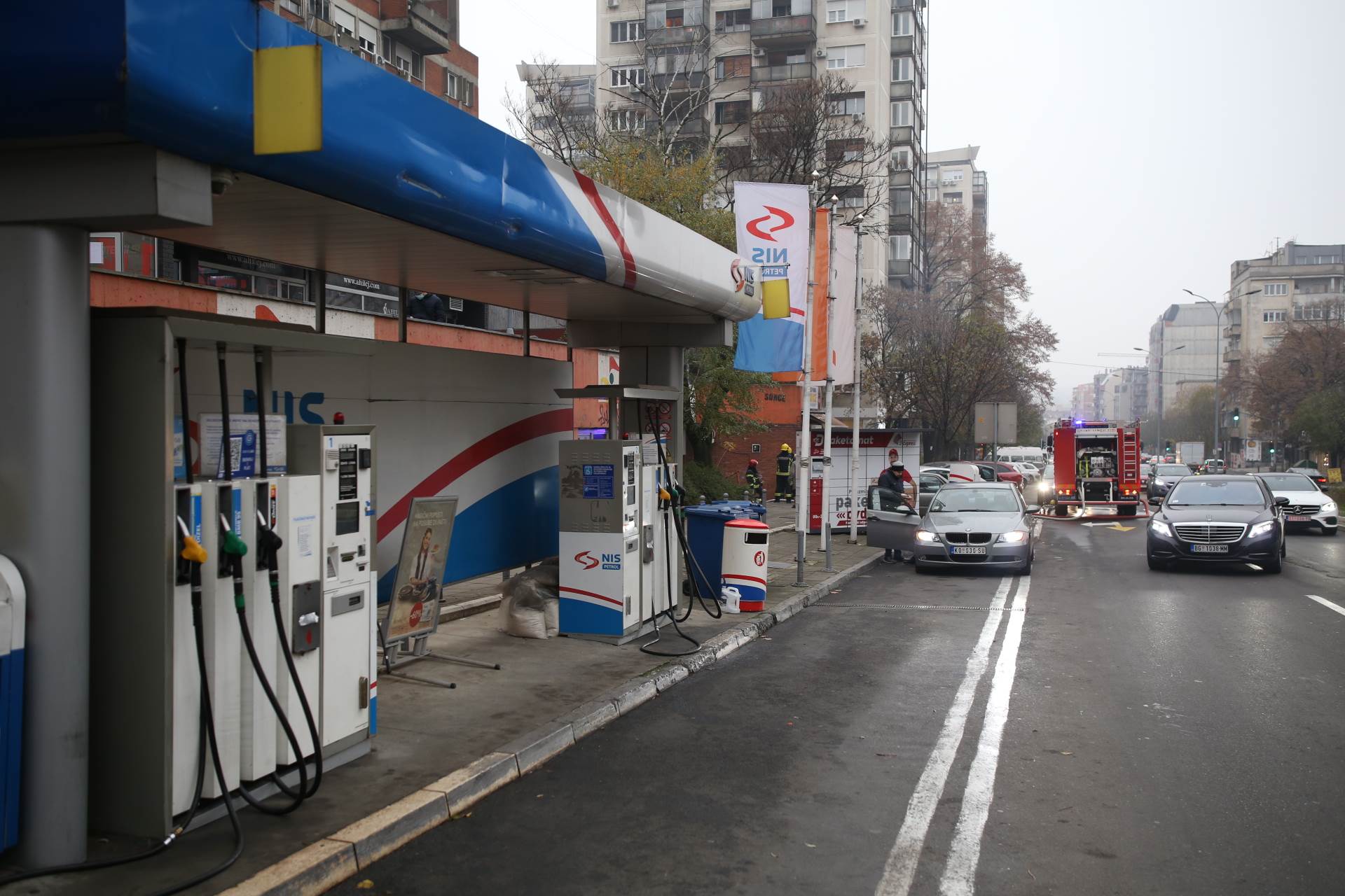 pozar juzni bulevar kineska radnja zapalio se podrum zgrada maksima gorkog vracar vatrogasci 