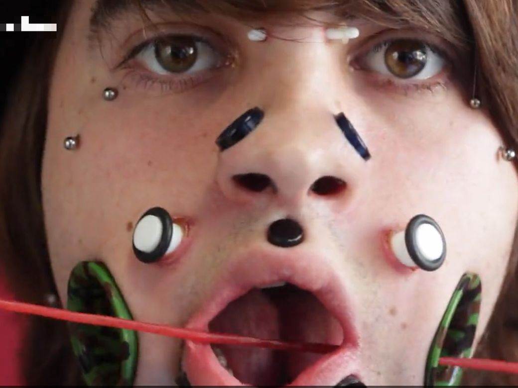 rekorder po broju pirsinga ginisova knjiga rekorda najvise rupa u licu 