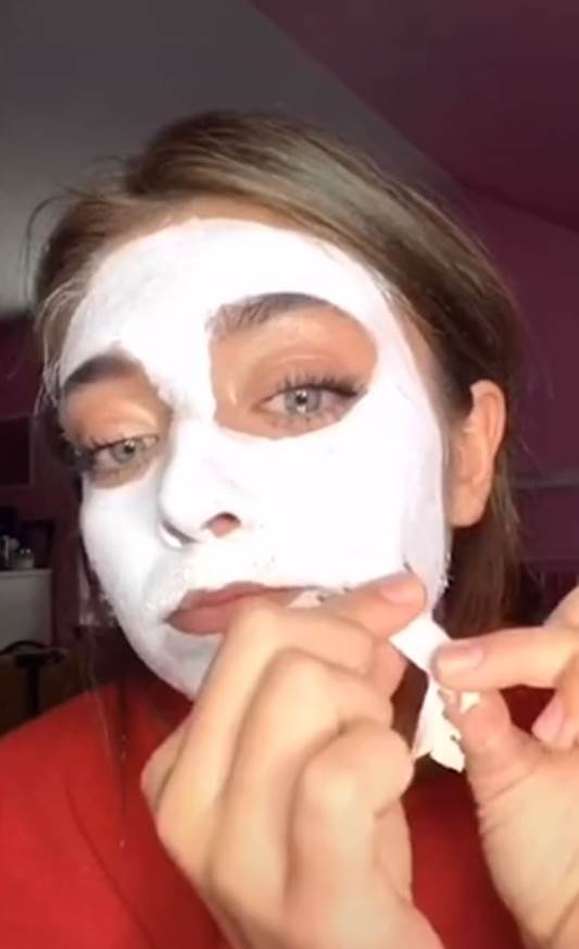 Tiktokerka okrečila lice farbom za zid