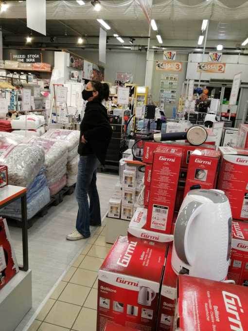 italija korona virus mrtvi mere toskana