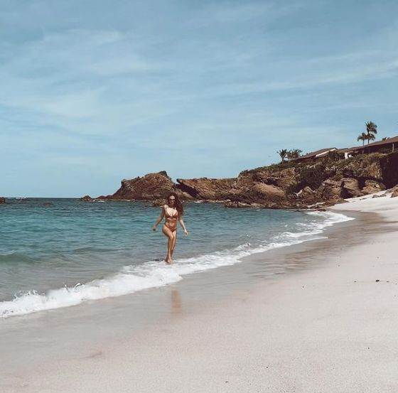 Nina Seničar u balskoj haljini 