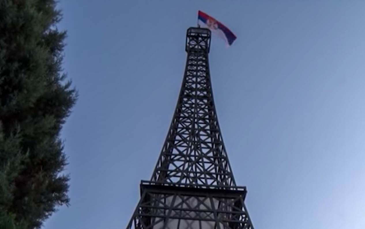 srbin napravio ajfelov toranj dvoriste kuce