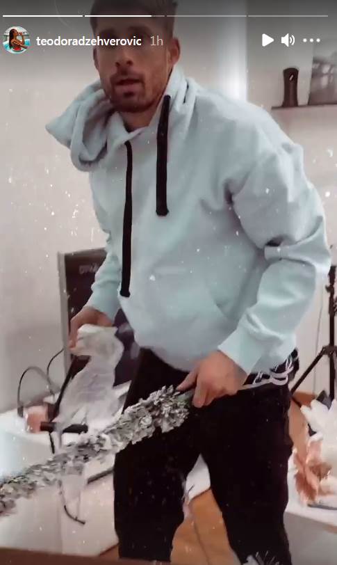 teodora dzehverovic i nino celebic kite jelku nova godina foto