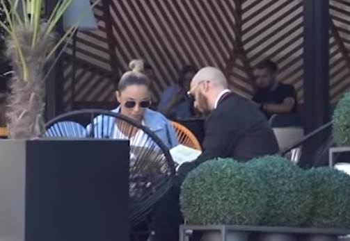 Maja Berović u 6. mesecu trudnoće u providnoj haljini