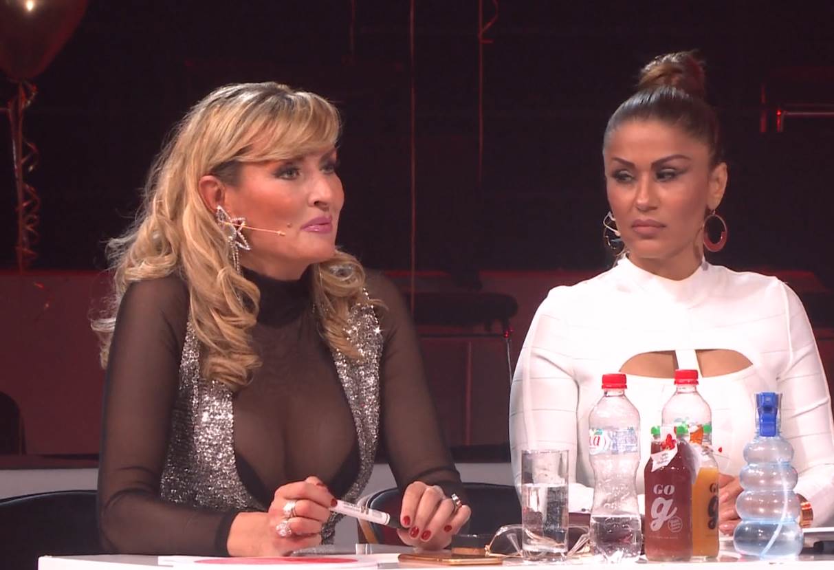 snezana babic sneki grudi dekolte zvezde granda specijal foto