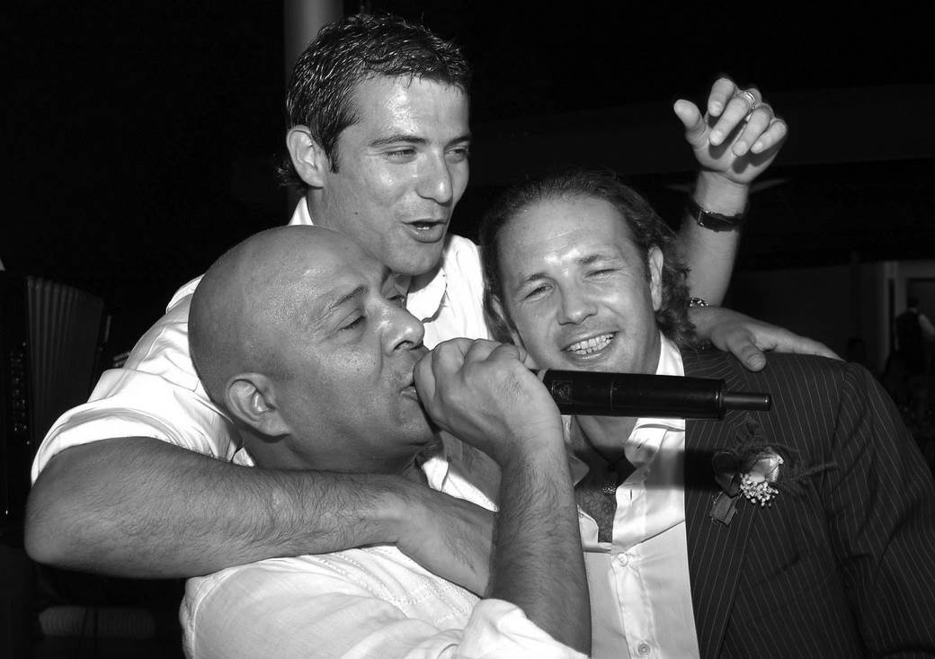 Toše i Džej pevaju